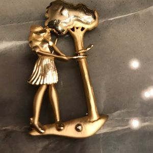 Vintage AJC Gold Tone Female Golfer Estate 2”.